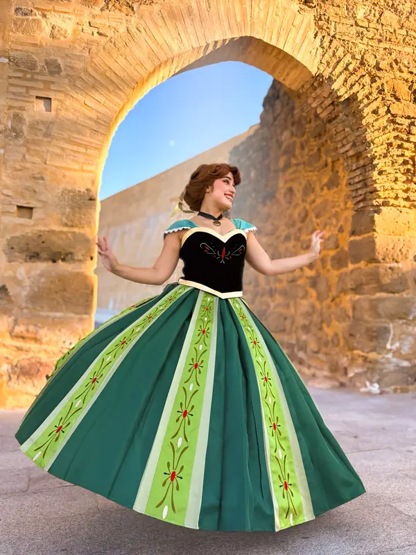 La Princesa del Reino Helado con vestido verde